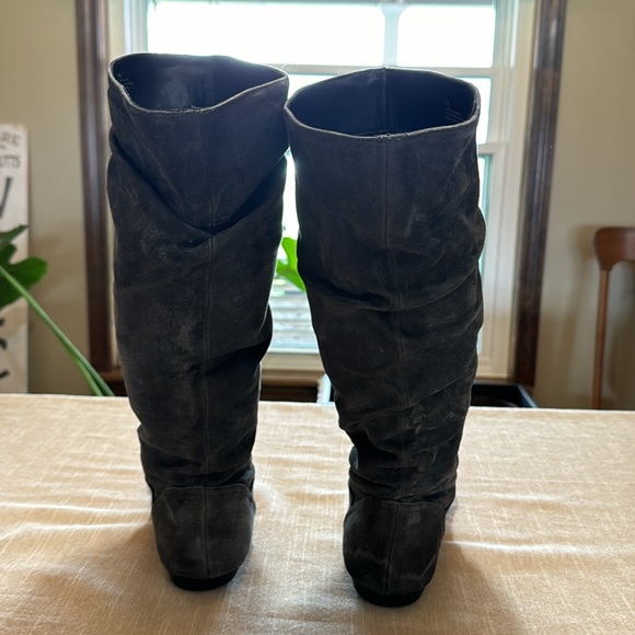 Solanz Women’s  Shelby grey suede knee boots. Size 8 M - Picture 4 of 7